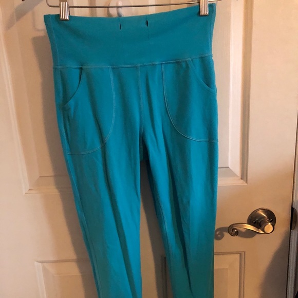 Lululemon 🍋 Crop - Picture 3 of 3